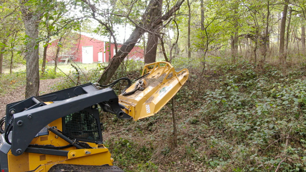 Land-clearing brush cutter