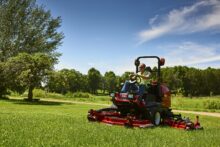 The Toro Groundsmaster 4000-D makes quick work of vast green spaces like the Minnesota Landscape Arboretum's 1,200 acres